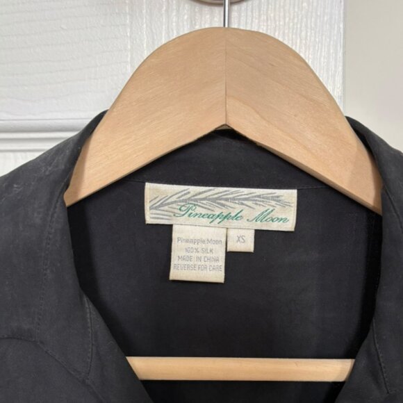 %100 Silk 3/4 Sleeve Shirt - Picture 3 of 3